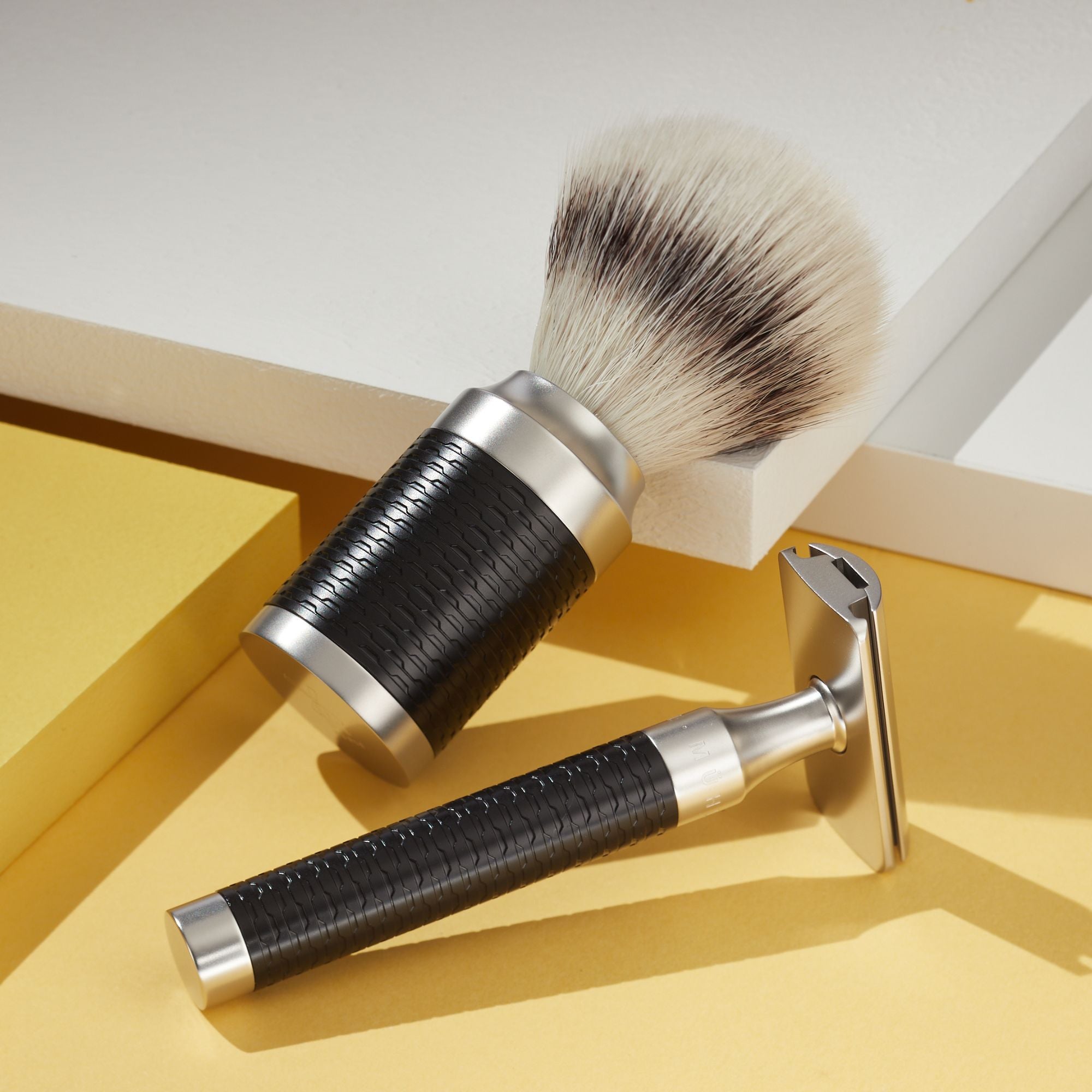 Rocca Stainless Steel & Black Safety Razor | MÜHLE – MUHLE SHAVING