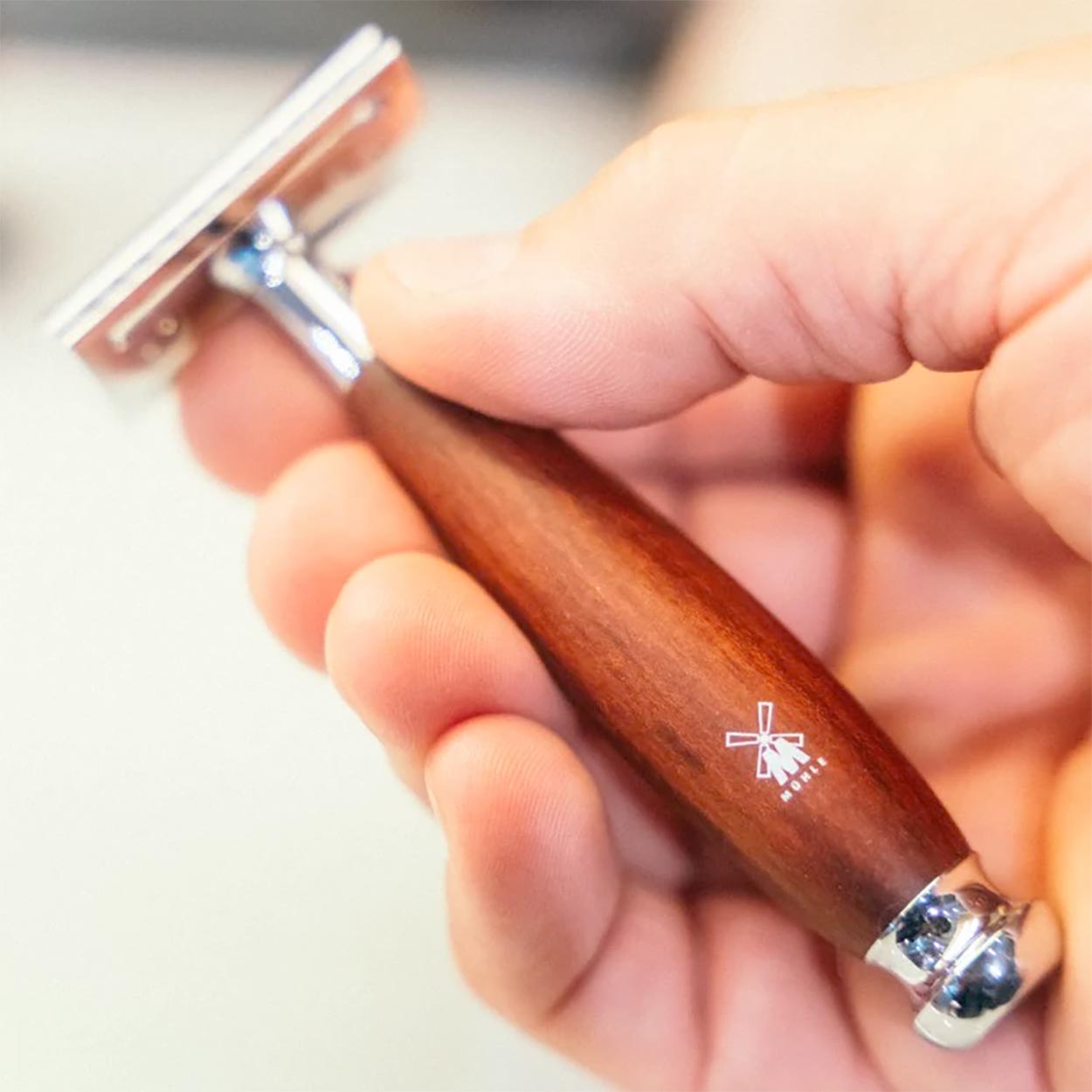 muhle safety razor with wood handle