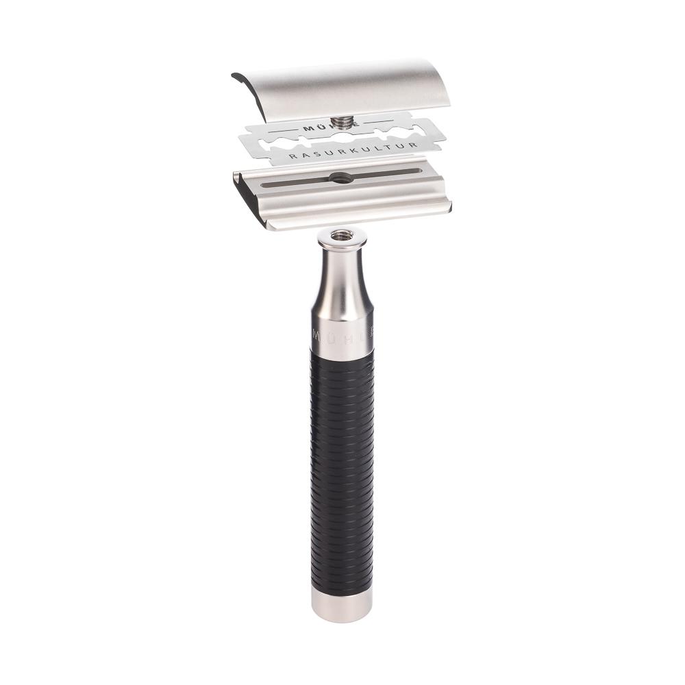 Conjunto de barbear MÜHLE Rocca em aço inoxidável e preto de 3 peças com fibra Silvertip e lâmina de segurança, detalhes da lâmina